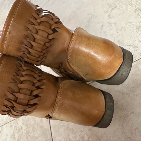 Basket weave booties - Picture 4 of 11